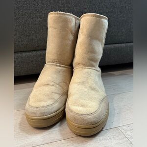 Men’s Ugg Ultra - size 12 in great condition